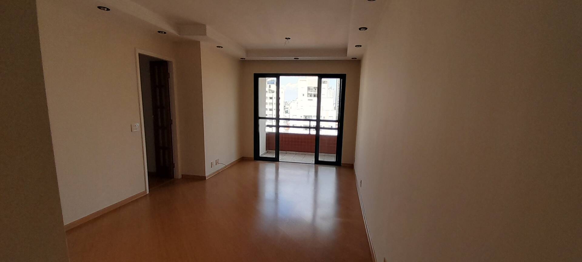 Apartamento à venda com 3 quartos, 75m² - Foto 1