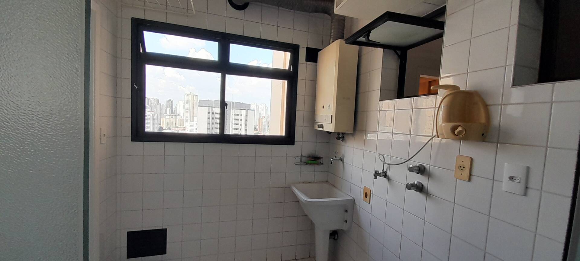 Apartamento à venda com 3 quartos, 75m² - Foto 17